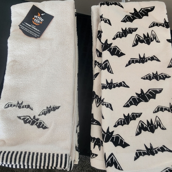 Bat printed hand towels - Picture 3 of 3